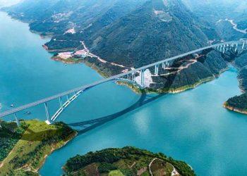 Trung Quốc: Tian’e Longtan, cây cầu vòm thép nhịp dài nhất thế giới, thi công bằng phương pháp dầm nhô sử dụng cáp giằng