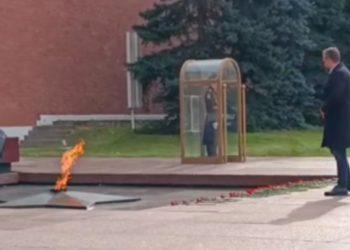 Nghị sĩ châu Âu đến thủ đô Nga để cảm ơn và xin lỗi vì tình trạng bài Nga tràn lan ở EU và Mỹ