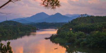 Dòng sông chảy ở miền di sản