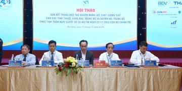 Đào tạo nguồn nhân lực chất lượng cao cho các tỉnh vùng bắc Trung bộ và Duyên hải trung bộ: Phải sớm có dự báo sát về nhu cầu lực lượng lao động