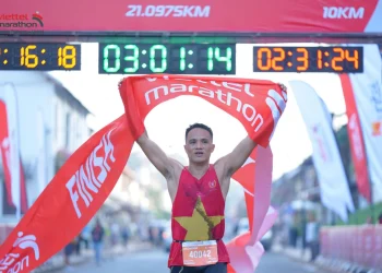 Vận động viên Việt Nam chiến thắng giải marathon tại cố đô Lào