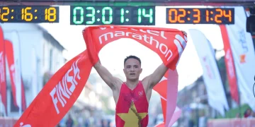 Vận động viên Việt Nam chiến thắng giải marathon tại cố đô Lào