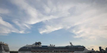 Dịch norovirus bùng phát trên tàu du lịch biển Coral Princess khởi hành từ Singapore đi Mỹ