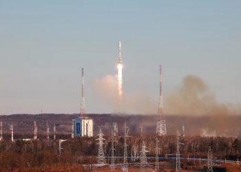 Nga phóng cùng lúc 55 vệ tinh lên quỹ đạo Trái Đất