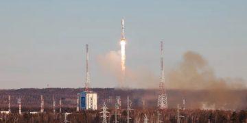 Nga phóng cùng lúc 55 vệ tinh lên quỹ đạo Trái Đất