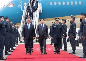 Chủ tịch nước Lương Cường bắt đầu chuyến thăm chính thức Peru và tham dự Tuần lễ Cấp cao APEC
