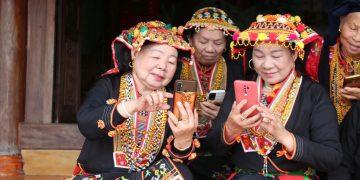 Tiếp cận dịch vụ công trực tuyến đảm bảo công bằng xã hội trong kỷ nguyên số ở Việt Nam