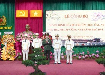 Bộ Công an tổ chức Lễ công bố Quyết định của Bộ trưởng Bộ Công an về thành lập Công an TP Huế