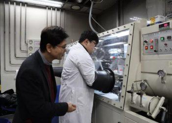 Hai nhóm nghiên cứu độc lập gần đây đã công bố những tiến bộ đáng kể trong công nghệ pin lithium-S