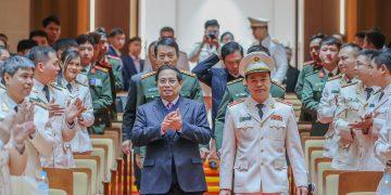 Thủ tướng chúc Tết và kiểm tra công tác ứng trực tại Cục An ninh điều tra Bộ Công an