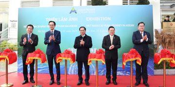 Khai mạc Triển lãm ảnh 30 năm Việt Nam gia nhập ASEAN