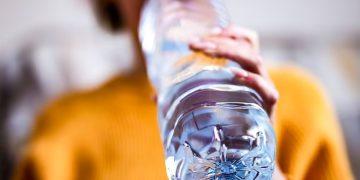 Nghiên cứu phát hiện hạt vi nhựa chứa đầy trong não người, gây mất trí nhớ và loạt vấn đề sức khỏe