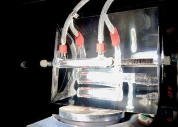 Mỹ nghiên cứu chế tạo thành công lò phản ứng dùng ánh sáng để tái chế CO₂ thành nhiên liệu