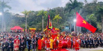 Lễ hội Đền Thượng Lào Cai thu hút đông đảo du khách đến với không gian văn hóa Việt