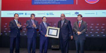 Thủ tướng Phạm Minh được vinh danh là Nhà Lãnh đạo ASEAN tiêu biểu năm 2025