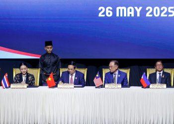 Các nhà lãnh đạo ký Tuyên bố ‘ASEAN 2045: Tương lai chung của chúng ta’