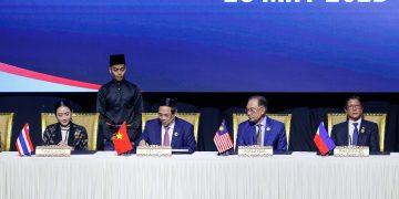 Các nhà lãnh đạo ký Tuyên bố ‘ASEAN 2045: Tương lai chung của chúng ta’