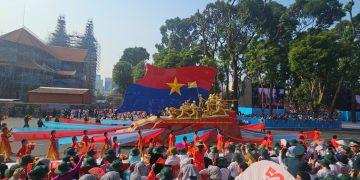 Bản hùng ca nửa thế kỷ và lời tri ân ngọt ngào từ khắp mọi miền đất nước đến với thành phố mang tên Bác