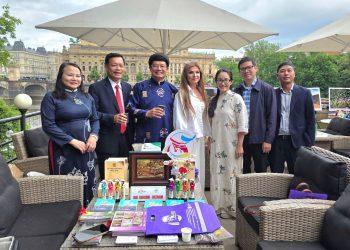 Huế tỏa sáng tại Praha: Quảng bá di sản, kết nối hữu nghị nhân dịp 75 năm quan hệ Việt Nam – Séc