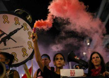 Israel nối lại đàm phán với Hamas dưới áp lực biểu tình và đề xuất từ Qatar