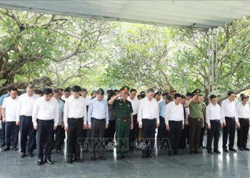 Tổng Bí thư Tô Lâm tưởng niệm các Anh hùng, Liệt sĩ tại Điện Biên – Khắc ghi công lao, tiếp bước vinh quang