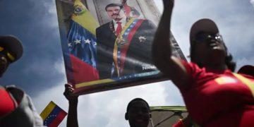 Venezuela ban bố tình trạng khẩn cấp đối phó căng thẳng với Mỹ