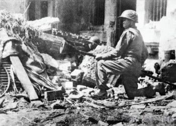 60 ngày đêm bảo vệ thủ đô – Tầm nhìn ngoại giao và bài học quốc phòng hôm nay