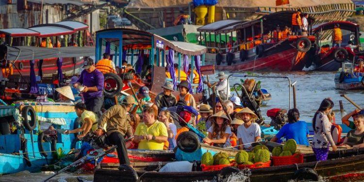 Đô thị ven sông ở Cần Thơ: Từ bến nước trung tâm đến trục phát triển liên vùng