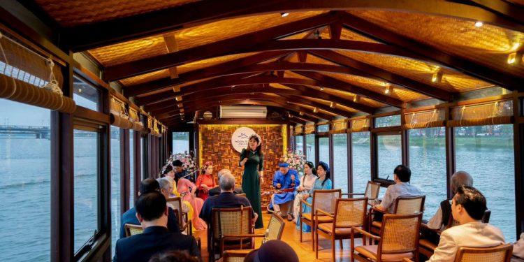 Đánh thức kinh tế đêm Huế: Đột phá tư duy trên nền tảng di sản