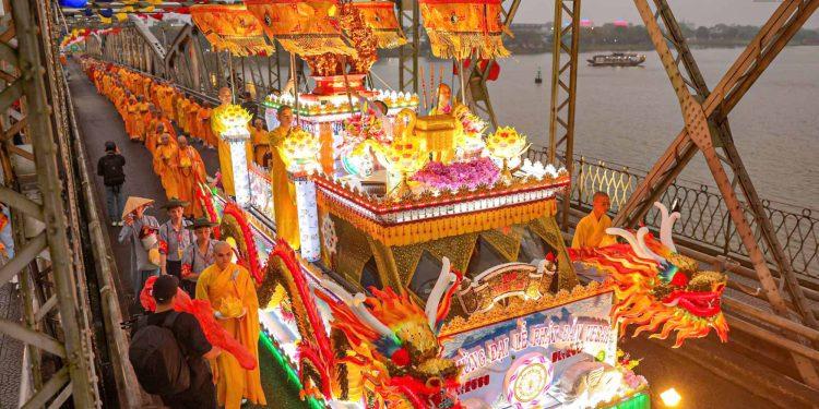 Phật Đản ở Huế: Từ nghi lễ tôn giáo đến nguồn lực mềm của một đô thị di sản